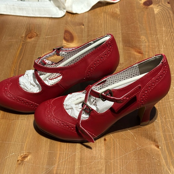 Red Vintage Pin Up heels - Picture 1 of 5